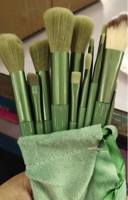 ProGlow™ 13-Piece Professional Makeup Brush Set